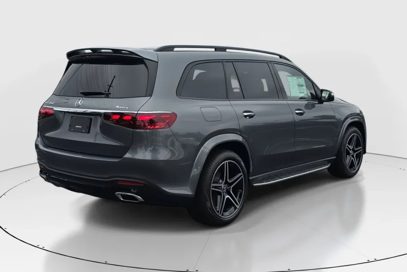 2026 Mercedes Benz GLS 450 4MATIC photo 1