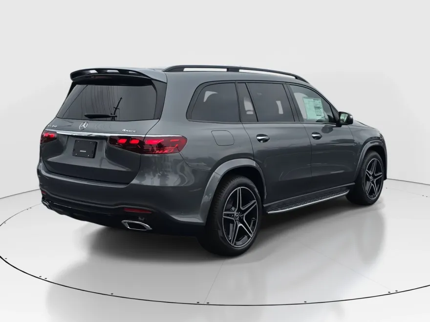 2026 Mercedes Benz GLS 450 4MATIC photo 1