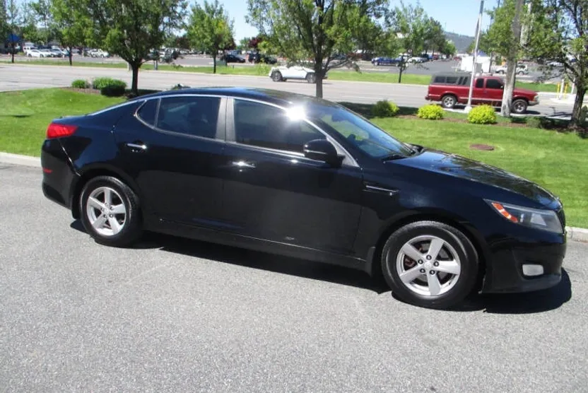 2015 Kia Optima LX photo 1