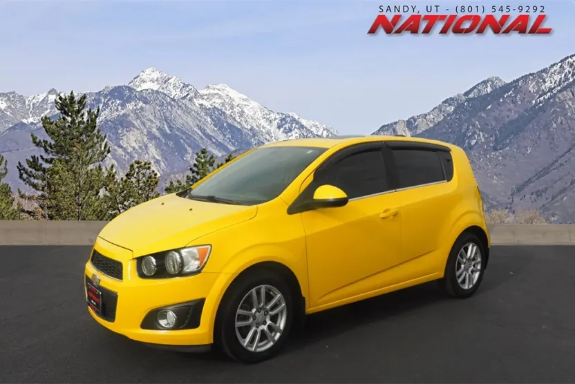 2016 Chevrolet Sonic LT photo 1