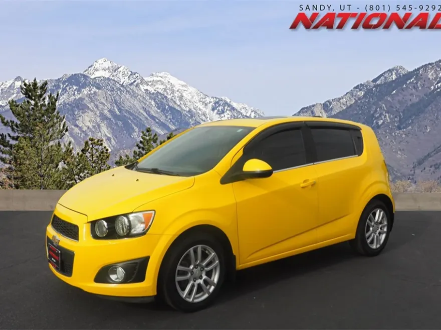 2016 Chevrolet Sonic LT photo 1