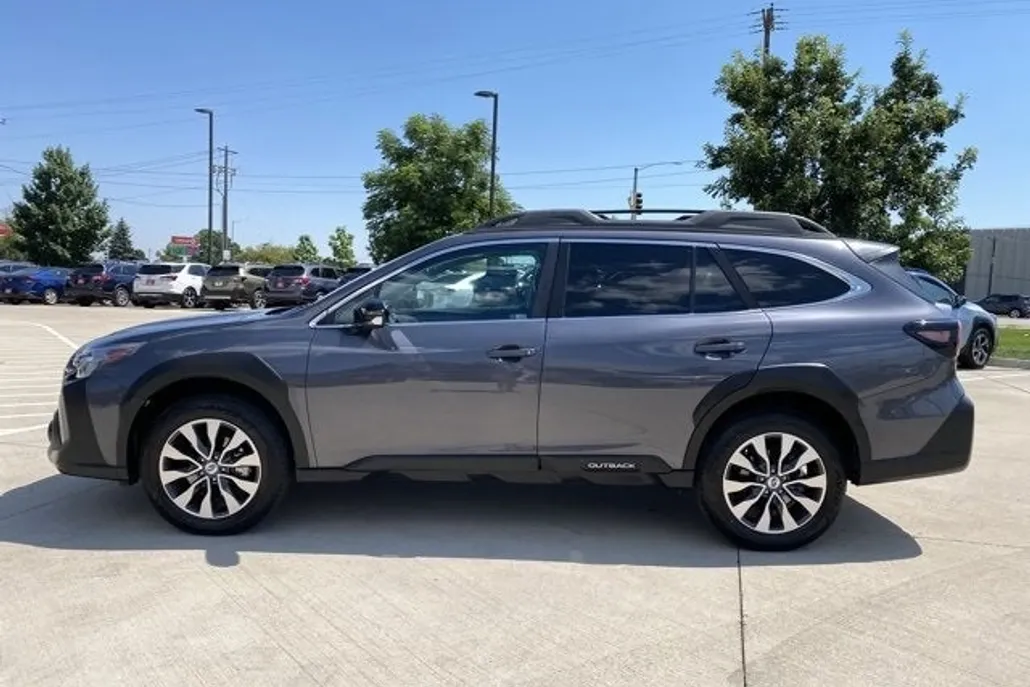 2025 Subaru Outback Limited photo 1
