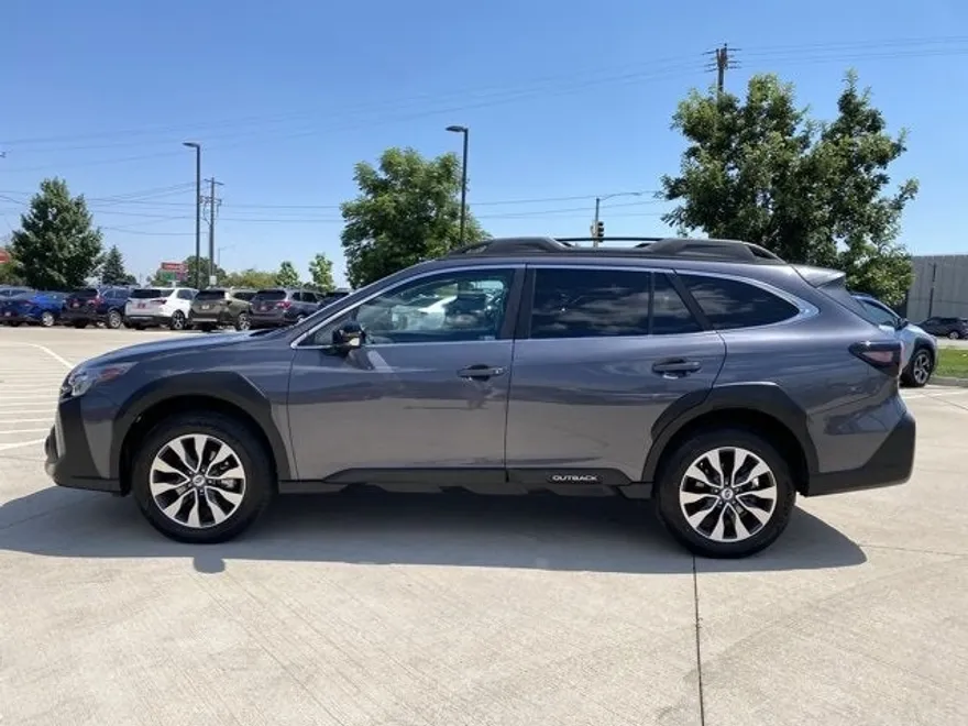 2025 Subaru Outback Limited photo 1