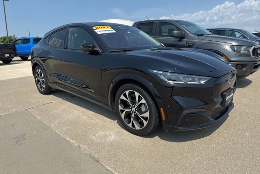2021 Ford Mustang Mach-E Premium photo 1