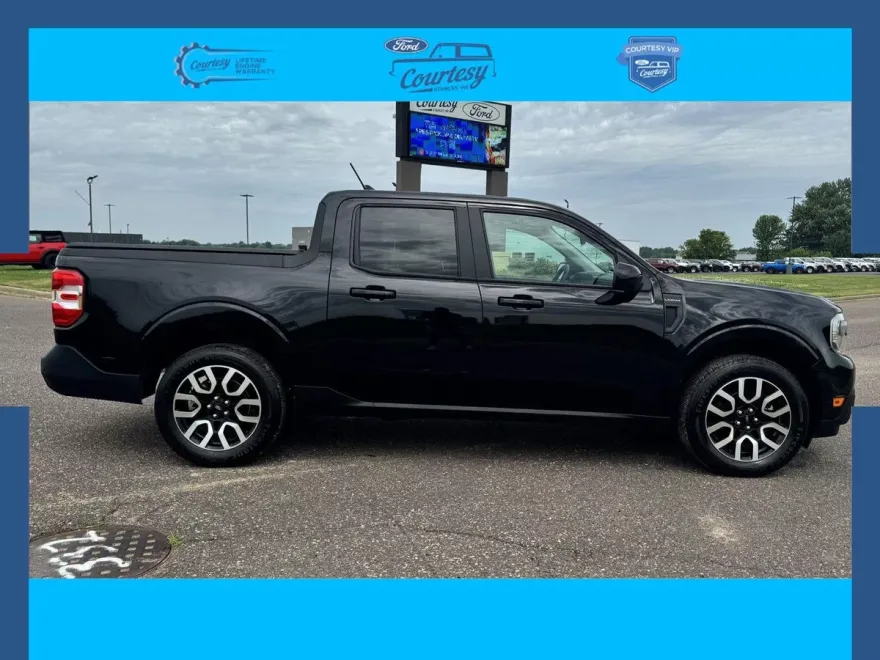 2023 Ford Maverick Lariat photo 1