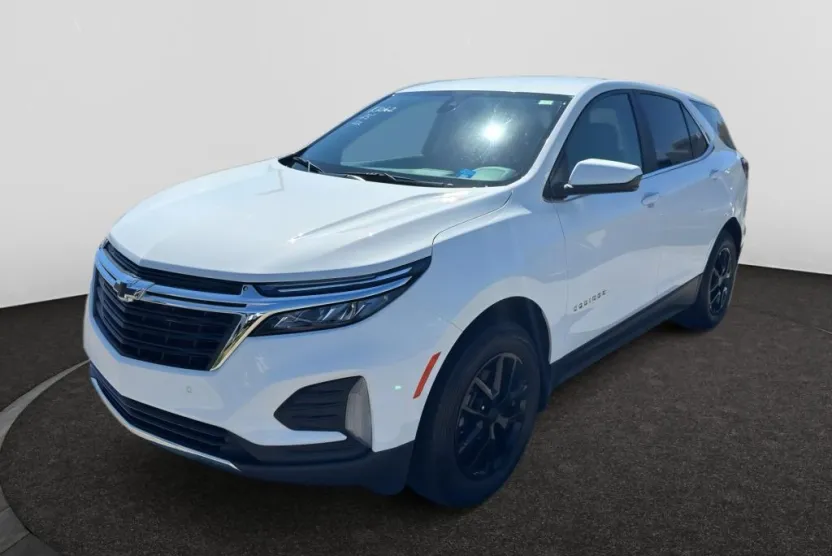 2023 Chevrolet Equinox LT photo 1