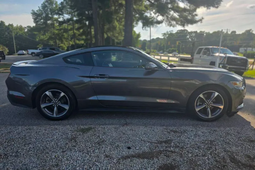 2016 Ford Mustang EcoBoost Premium photo 1
