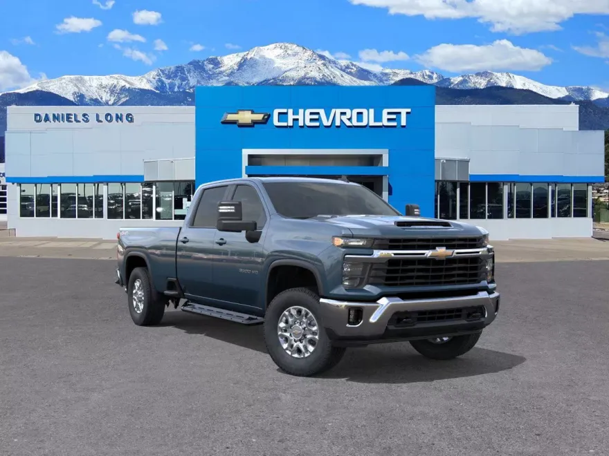 2026 Chevrolet Silverado 3500HD LT photo 1