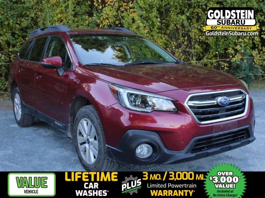 2019 Subaru Outback Premium photo 1