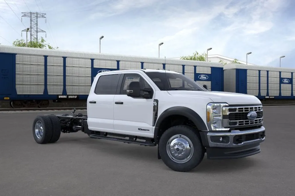 2025 Ford F-450 XL photo 1