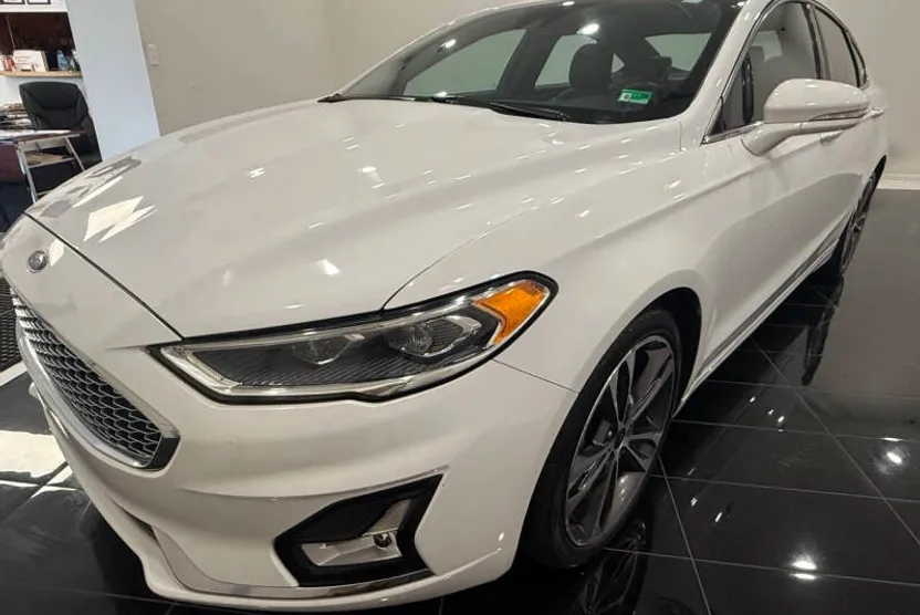 2019 Ford Fusion Titanium photo 1