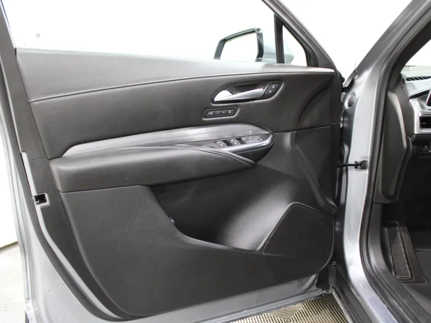 2025 Cadillac XT4 Premium Luxury photo 1