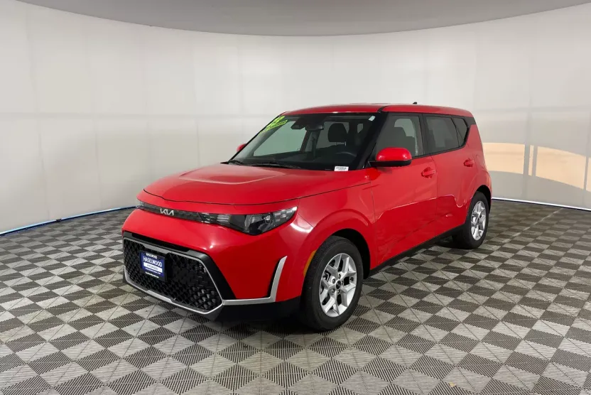 2023 Kia Soul S photo 1