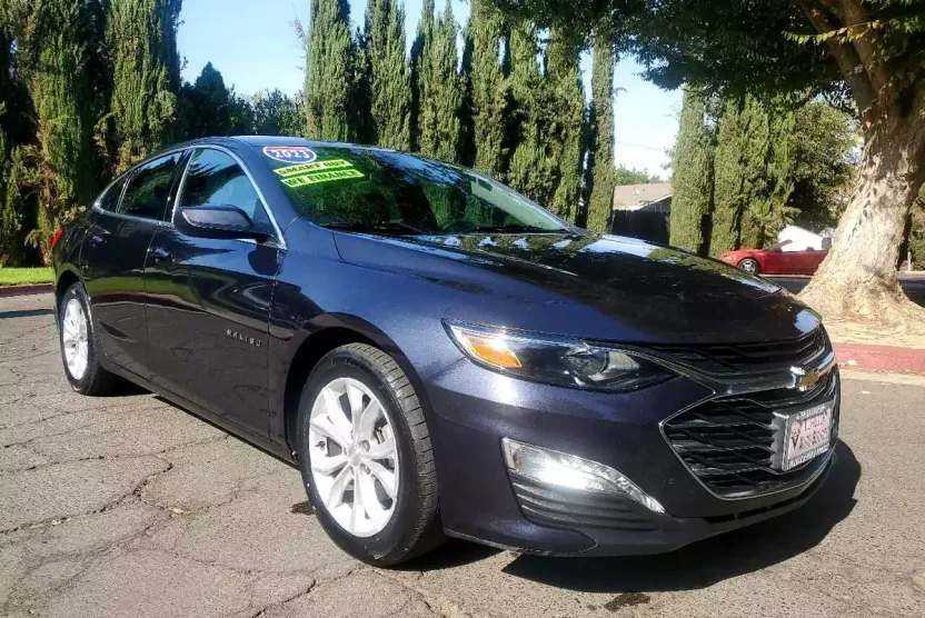 2023 Chevrolet Malibu 1LT photo 1