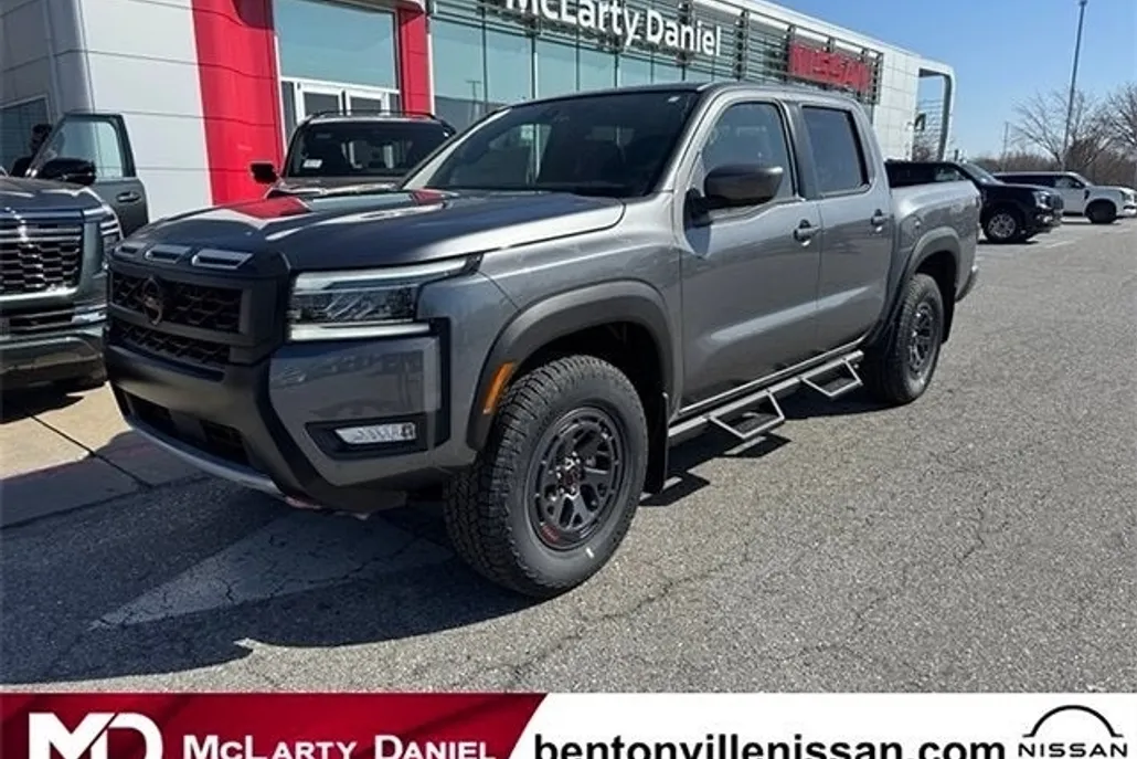 2025 Nissan Frontier Crew Cab PRO-4X photo 1