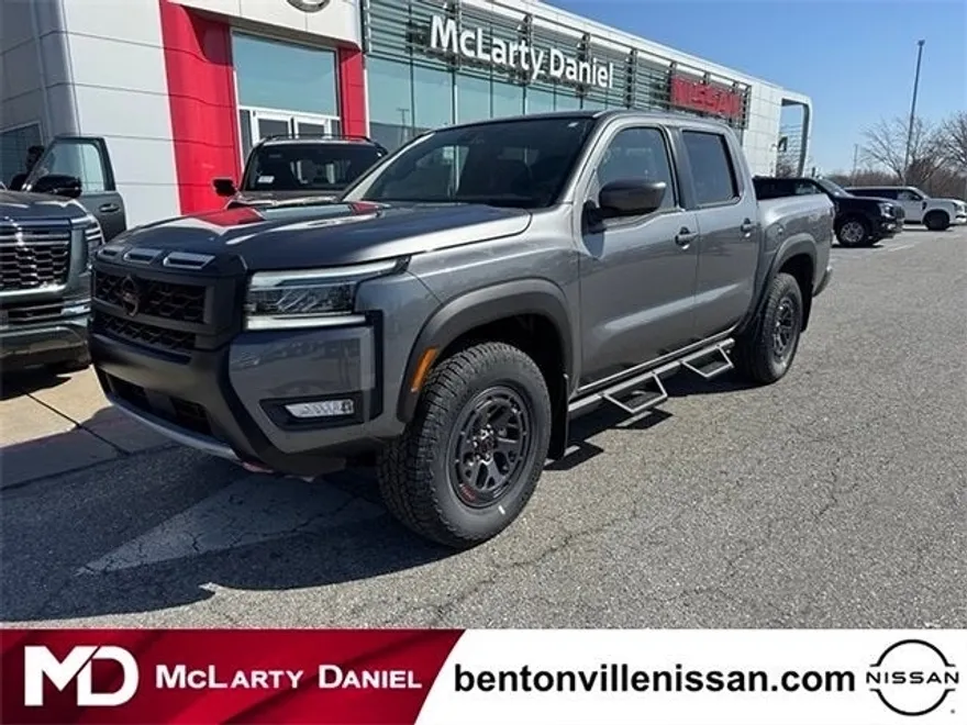 2025 Nissan Frontier Crew Cab PRO-4X photo 1