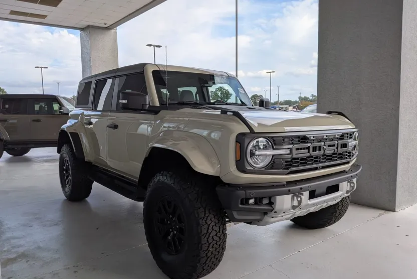 2025 Ford Bronco Raptor photo 1