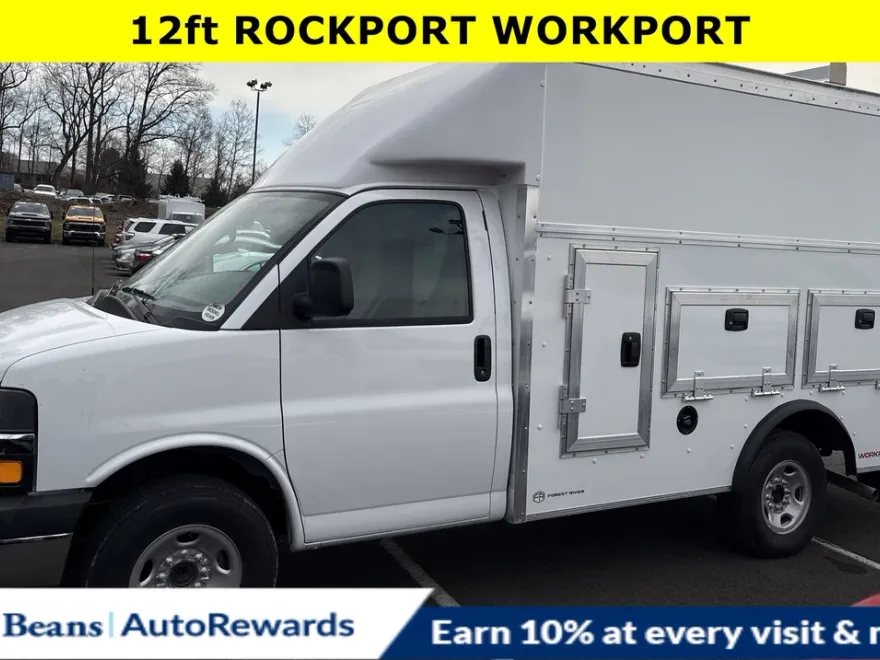 2025 Chevrolet Express 3500 Cutaway Van photo 1