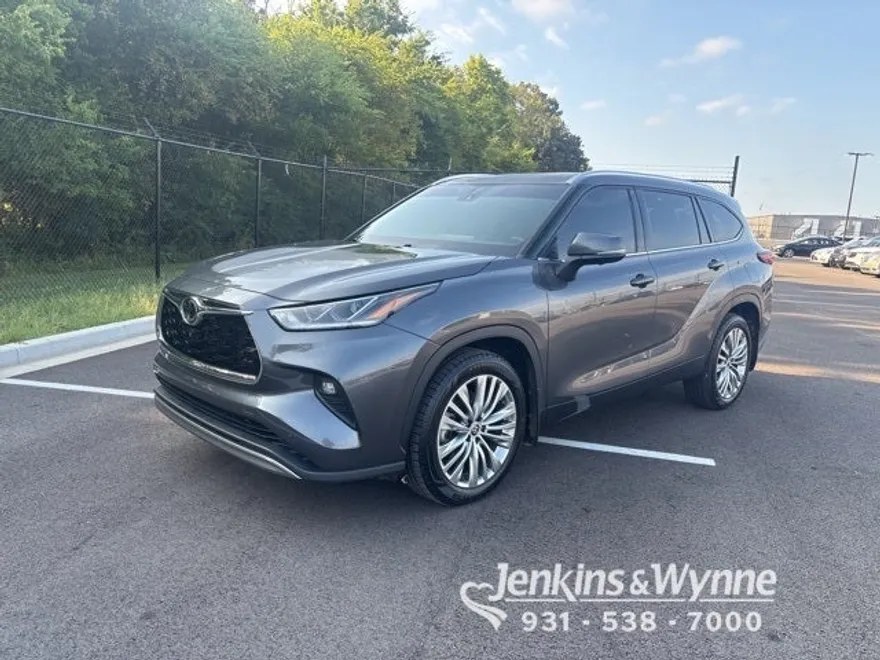 2023 Toyota Highlander Platinum photo 1