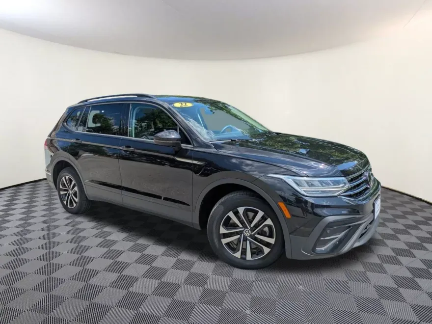 2022 Volkswagen Tiguan S photo 1