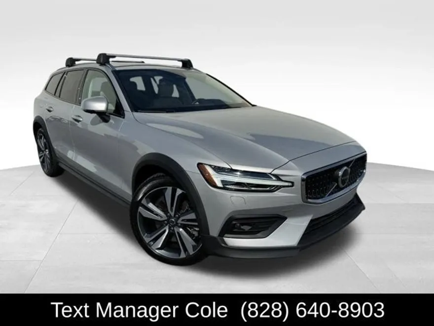 2024 Volvo V60 Cross Country Plus photo 1