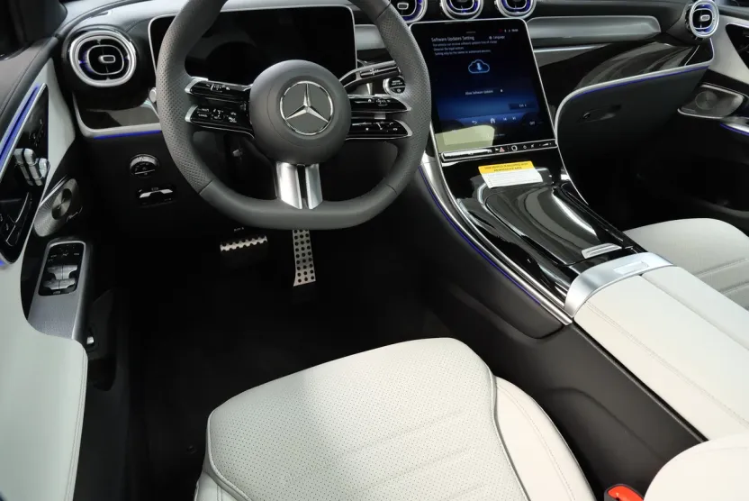 2026 Mercedes Benz GLC 300 4MATIC photo 1