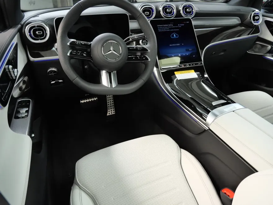 2026 Mercedes Benz GLC 300 4MATIC photo 1