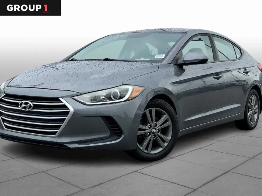 2018 Hyundai Elantra SEL photo 1