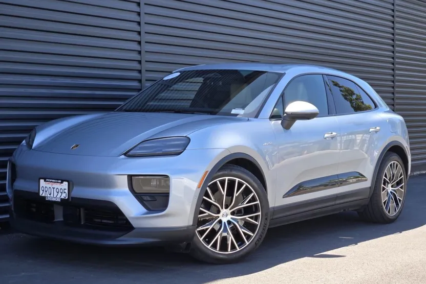 2024 Porsche Macan Electric 4 photo 1