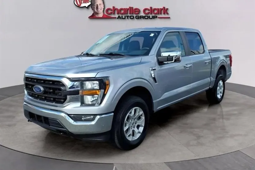 2023 Ford Explorer Limited photo 1