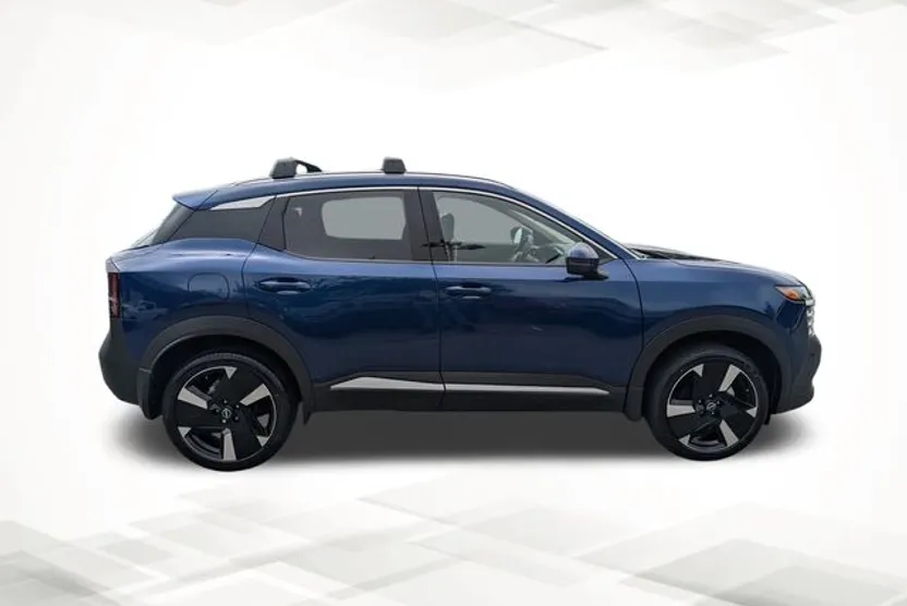 2025 Nissan Kicks SR photo 1