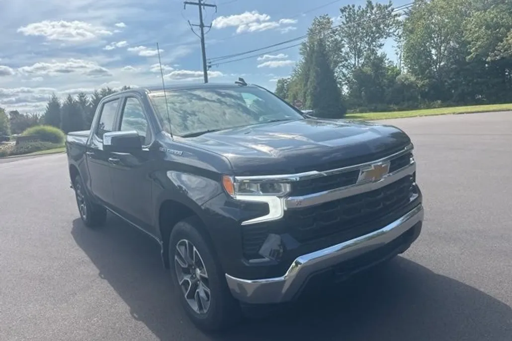 2022 Chevrolet Silverado 1500 LT photo 1