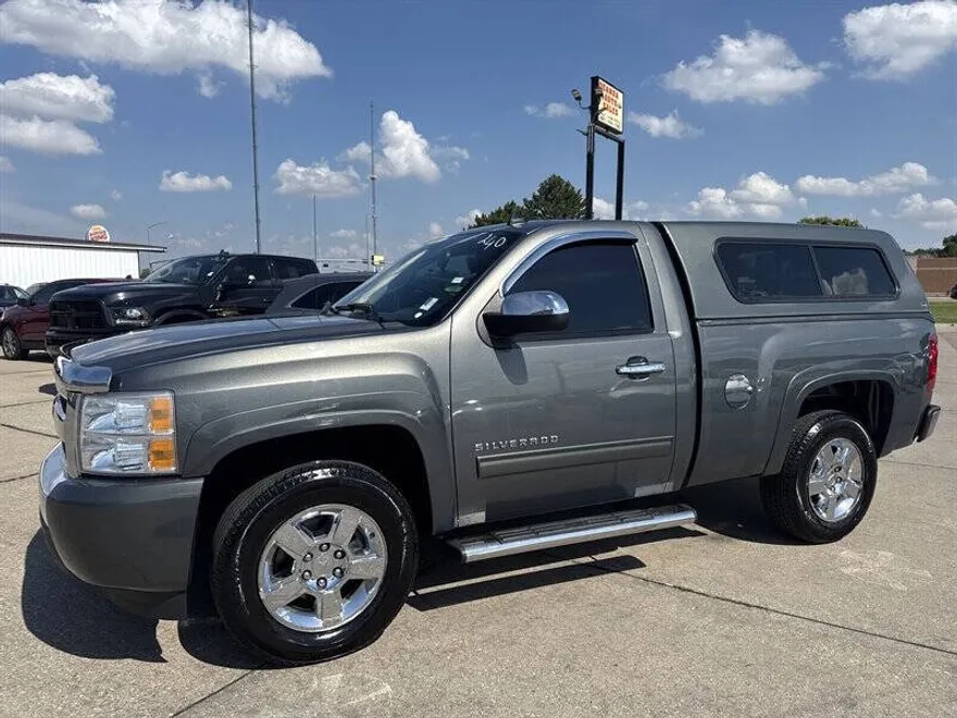 2011 Chevrolet Silverado 1500 LT photo 1