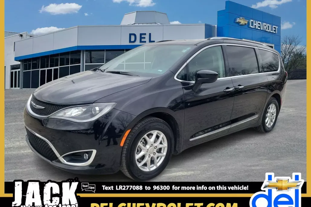 2020 Chrysler Pacifica Touring L photo 1
