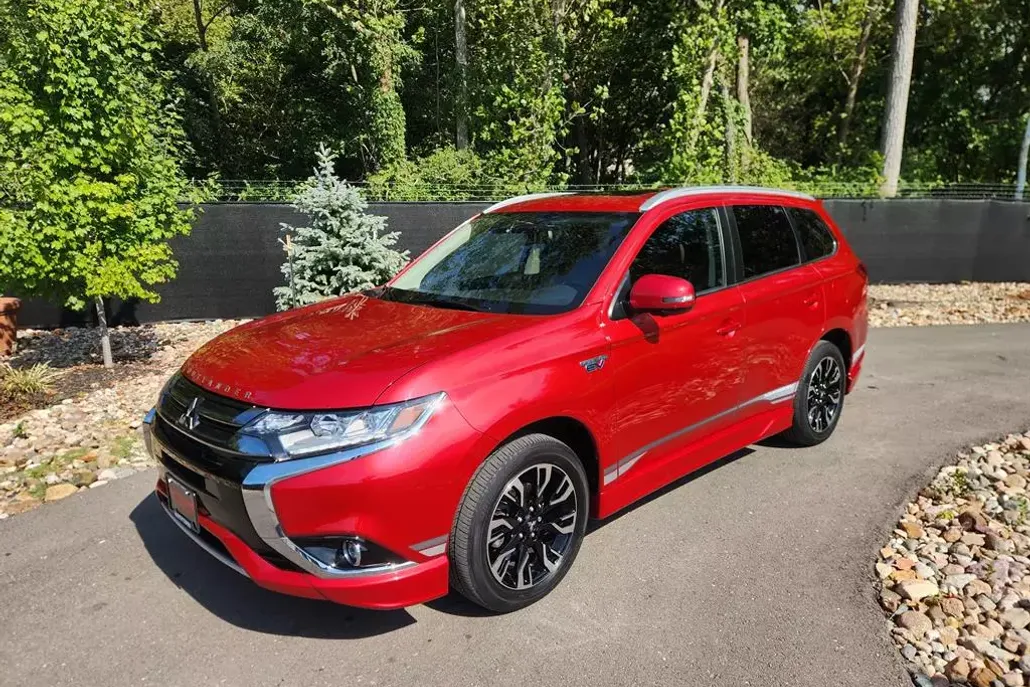 2018 Mitsubishi Outlander PHEV GT photo 1