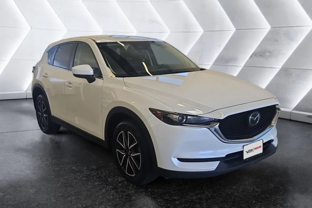 2018 Mazda CX-5 Touring photo 1