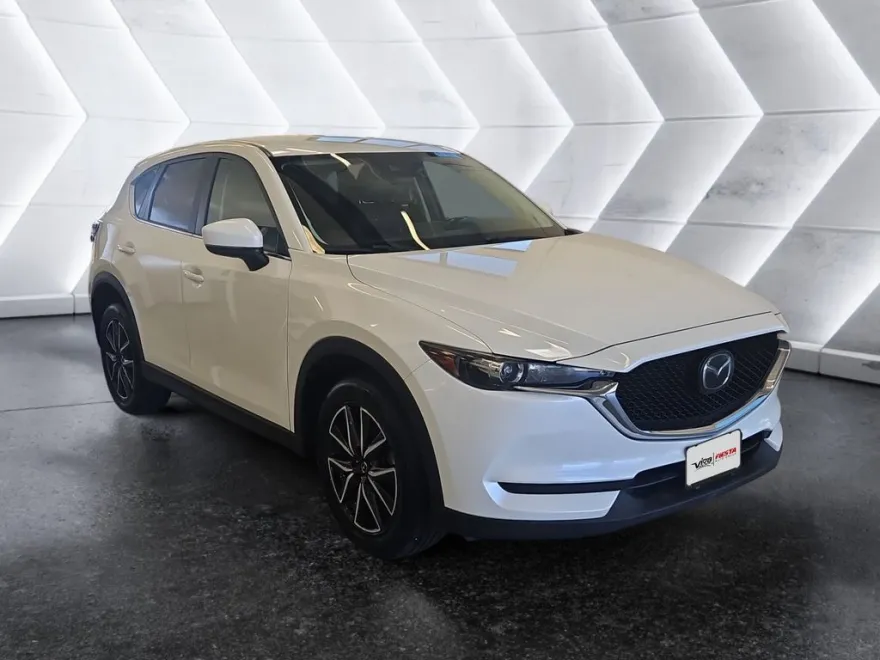 2018 Mazda CX-5 Touring photo 1