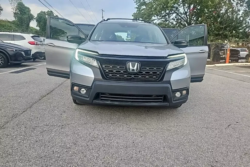 2021 Honda Passport Touring photo 1