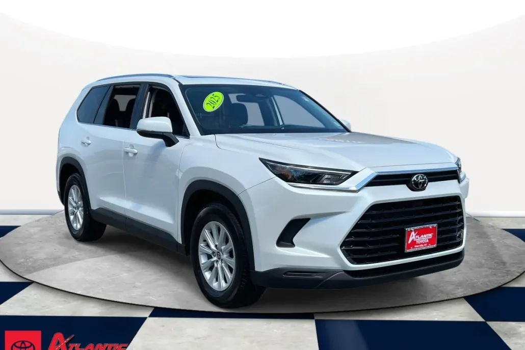 2025 Toyota Grand Highlander XLE photo 1
