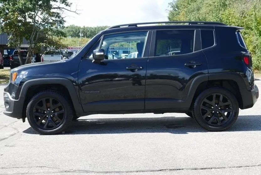 2017 Jeep Renegade Latitude North Edition photo 1