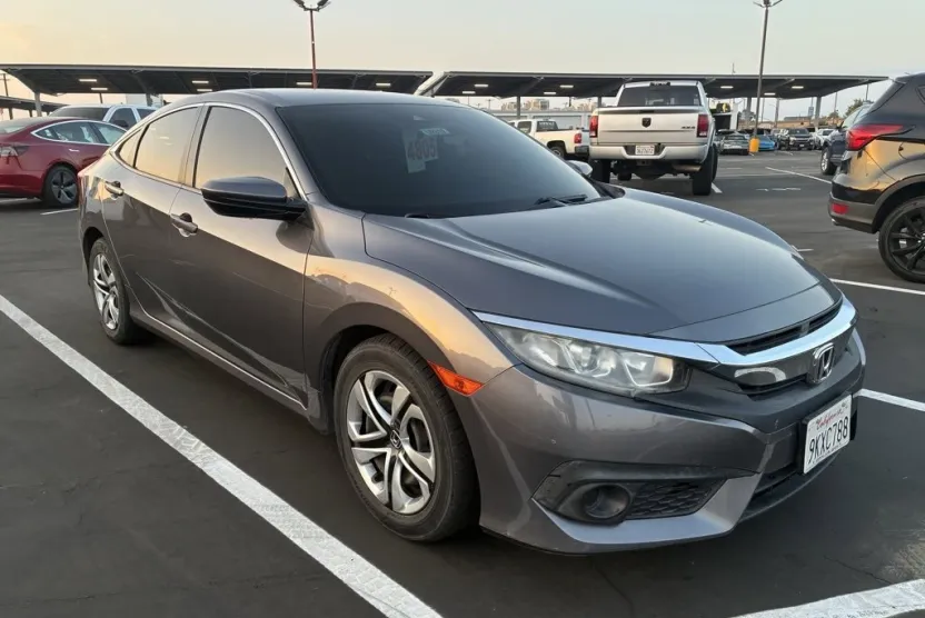 2017 Honda Civic LX photo 1