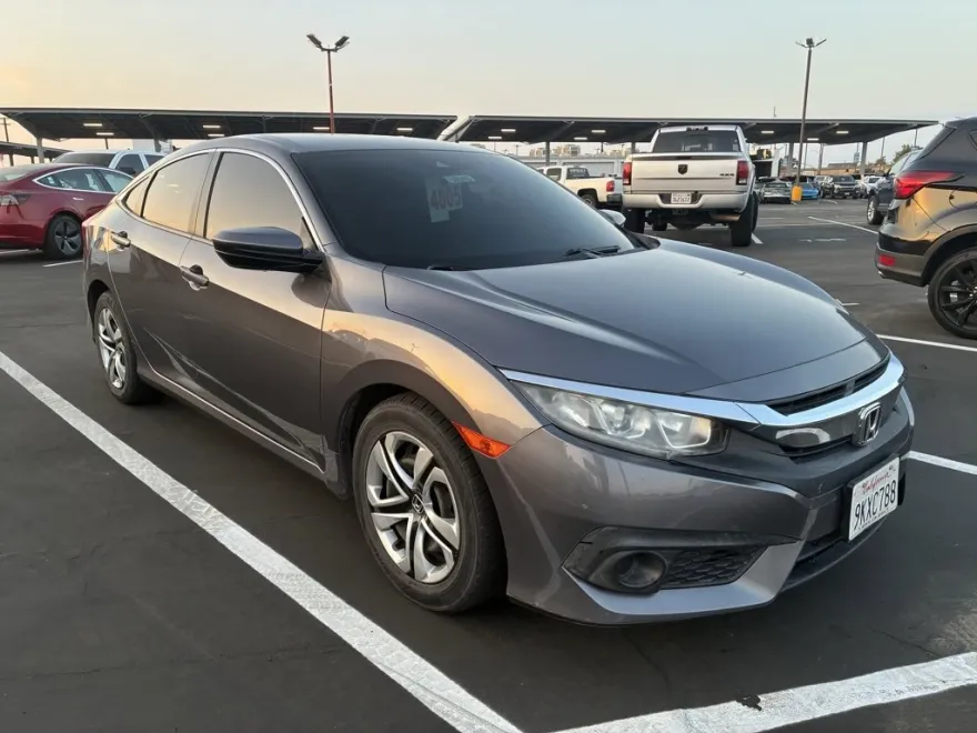 2017 Honda Civic LX photo 1