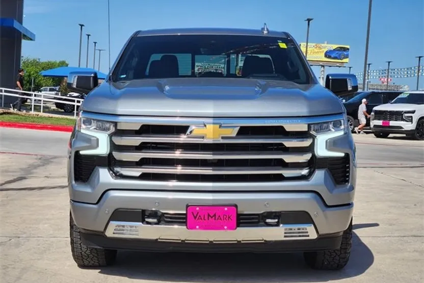 2025 Chevrolet Silverado 1500 High Country photo 1