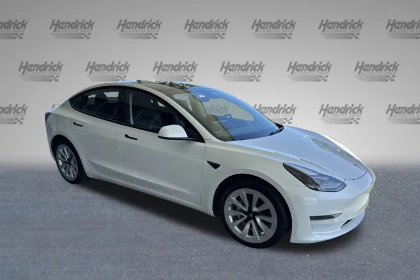 2021 Tesla Model 3 Standard Range Plus photo 1