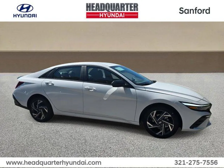 2025 Hyundai Elantra SEL Sport photo 1