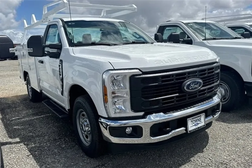 2025 Ford F-250 XL photo 1