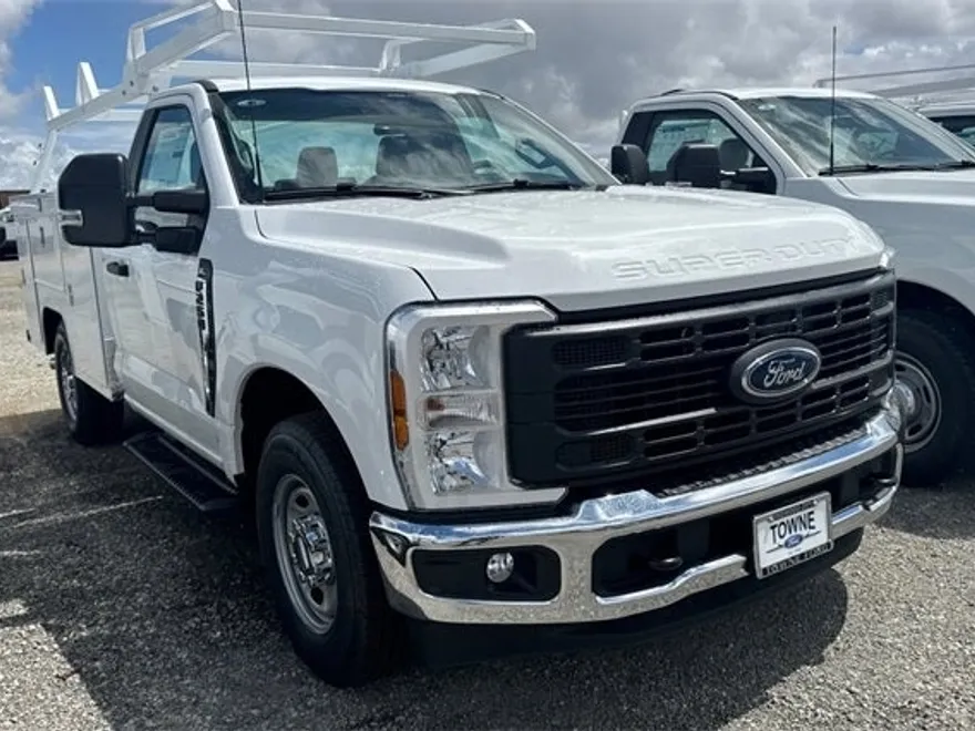 2025 Ford F-250 XL photo 1