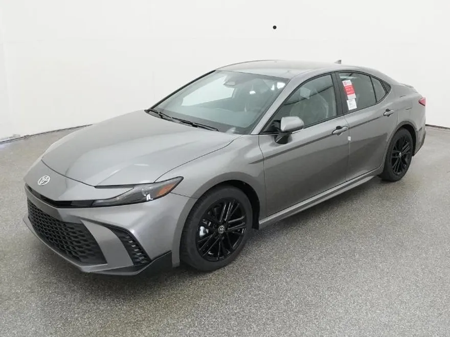 2026 Toyota Camry SE photo 1