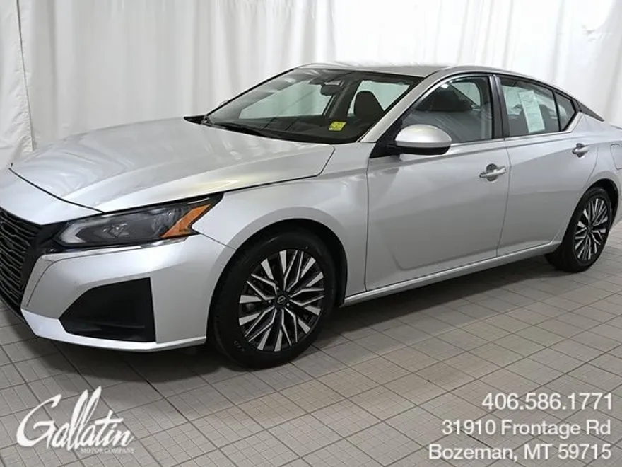 2023 Nissan Altima 2.5 SV photo 1
