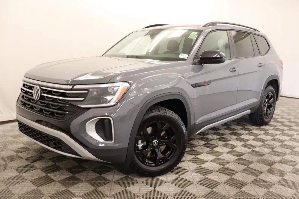 2026 Volkswagen Atlas Peak Edition SE photo 1